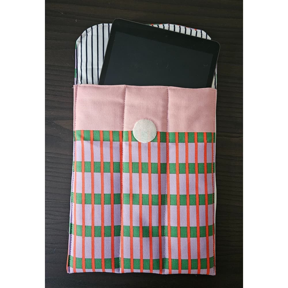 Çizgili Puffer Tablet & Kitap Çantası – 3